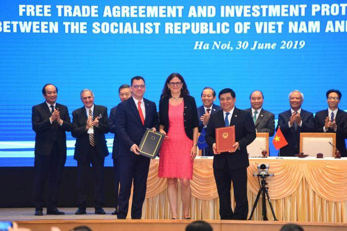 Cecilia Malmstrom said that the EVFTA will eliminate over 99 percent of tariff lines for Vietnam's exports to the EU.